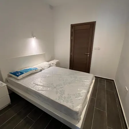 1 Bedroom סליאמה